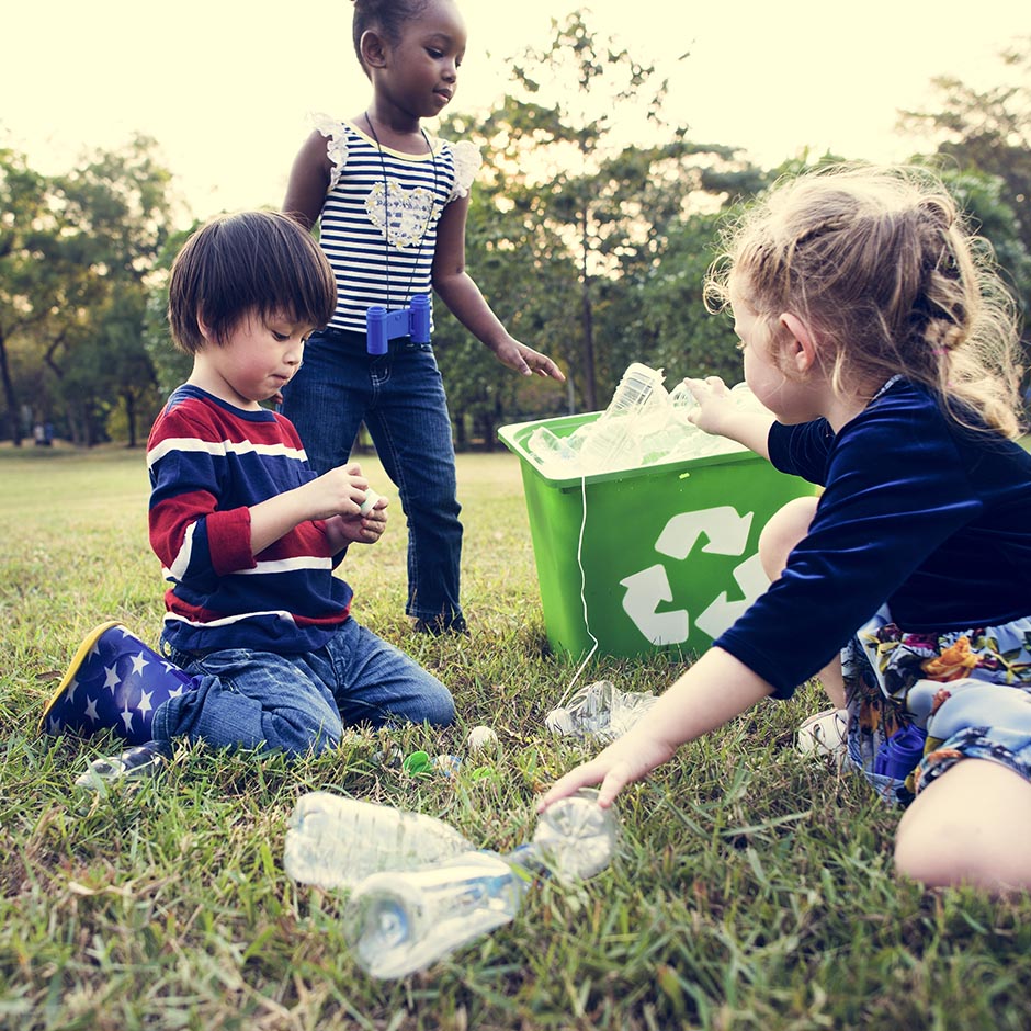 Niños reciclando - Agenda 2030